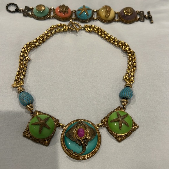 Amazing necklace and bracelet
